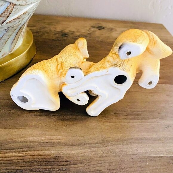 Vintage Porcelain Yellow Labrador Puppy Figurine Duo - Picture 4 of 4